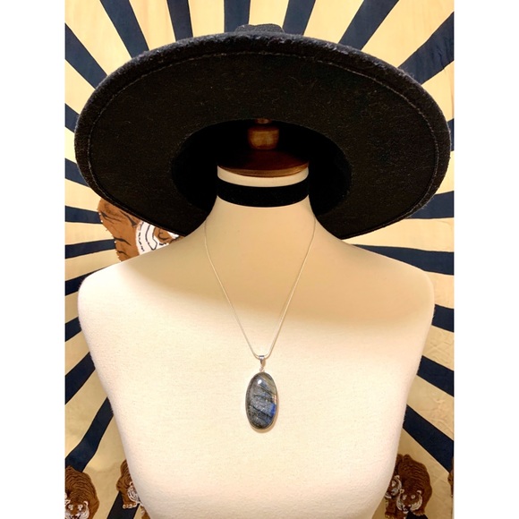 π Beautiful shimmering Labradorite necklace - Picture 7 of 10